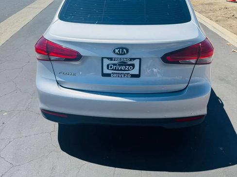Used 2017 Kia Forte LX FWD image 9