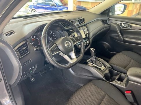 Used 2018 Nissan Rogue SV w/ Sun & Sound Touring Package AWD/4WD image 6