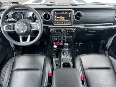 Used 2023 Jeep Wrangler Unlimited Rubicon 4xe w/ Cold Weather Group AWD/4WD image 15