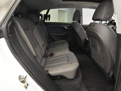 Used 2021 Audi Q8 Premium w/ Convenience Package image 17
