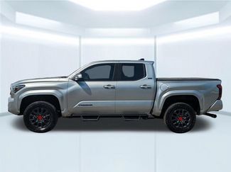 Used 2024 Toyota Tacoma SR5 AWD/4WD video 2