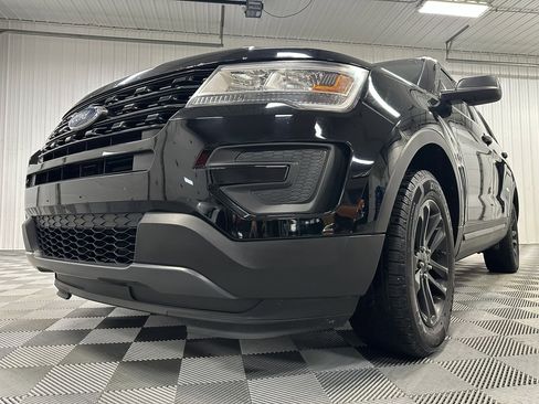 Used 2017 Ford Explorer XLT image 13