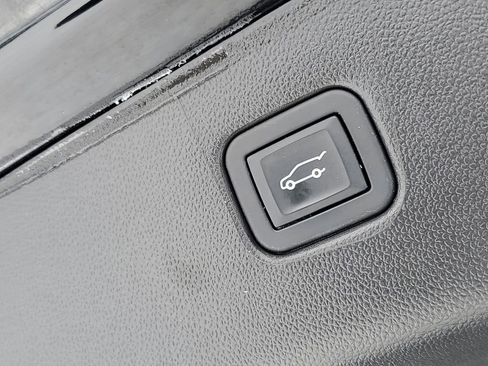 Certified 2022 Chevrolet Blazer RS w/ Enhanced Convenience Package image 41