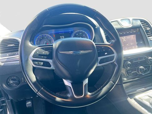 Used 2022 Chrysler 300 Touring w/ Sport Appearance Package image 11