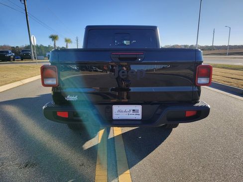 New 2026 Jeep Gladiator Sport image 9