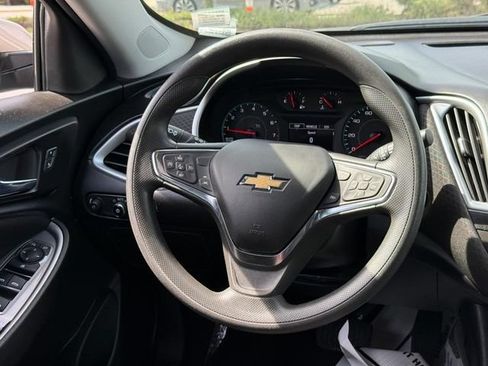 Used 2023 Chevrolet Malibu LT FWD image 13