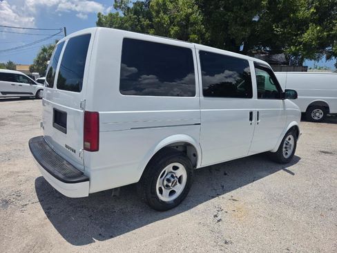 Used 2004 GMC Safari Passenger RWD image 8