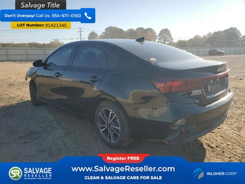 Used 2023 Kia Forte LXS w/ LXS Technology Package FWD image 3
