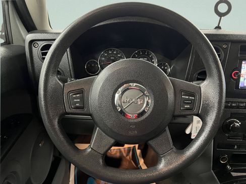Used 2007 Jeep Commander Sport AWD/4WD image 23