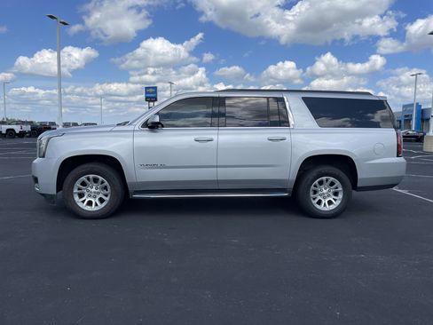 Used 2020 GMC Yukon XL SLT RWD image 2