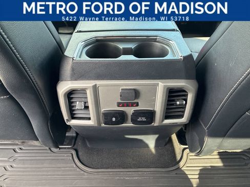 Used 2022 Ford F250 Lariat w/ Black Appearance Pkg AWD/4WD image 17