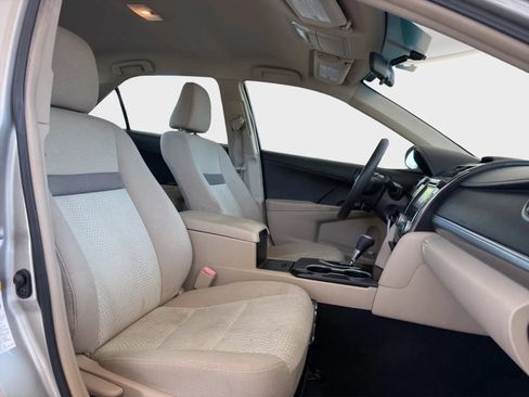 Used 2014 Toyota Camry LE FWD image 18
