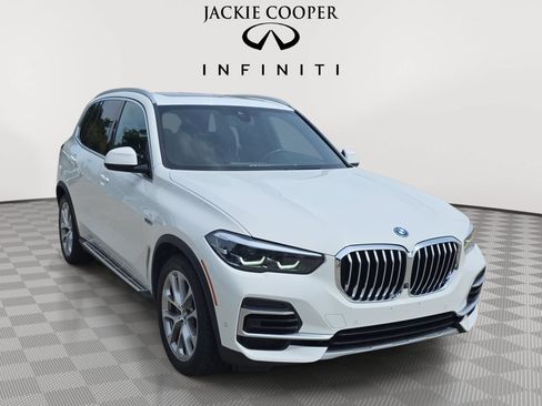Used 2023 BMW X5 xDrive45e AWD/4WD image 3