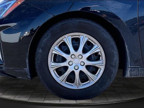 Used 2020 Hyundai Elantra SE FWD image 9