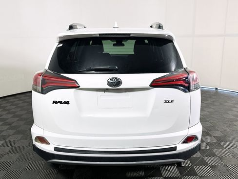 Used 2018 Toyota RAV4 XLE FWD image 4
