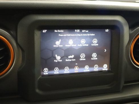 Used 2021 Jeep Gladiator Mojave w/ Cold Weather Group AWD/4WD image 28
