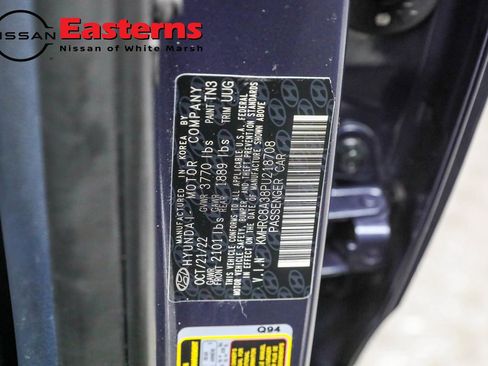 Used 2023 Hyundai Venue Limited image 54