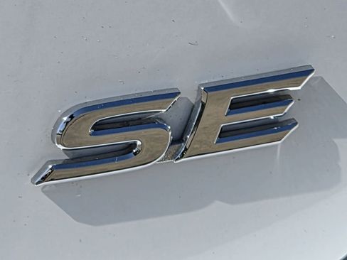 Used 2024 Toyota Camry SE FWD image 11