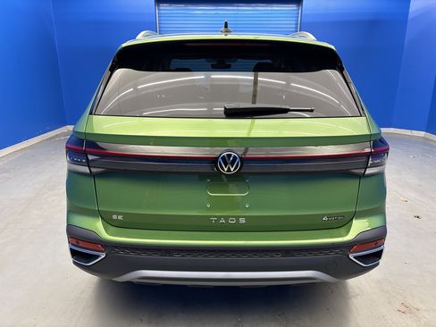 New 2026 Volkswagen Taos SE image 6