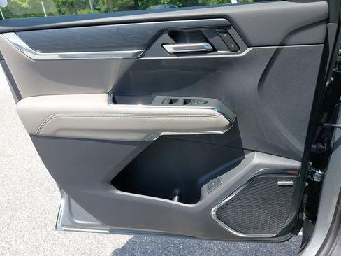 New 2025 GMC Acadia Elevation image 29