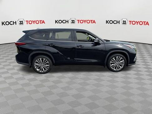 Used 2021 Toyota Highlander Platinum AWD/4WD image 9