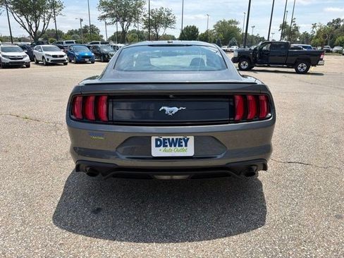 Used 2018 Ford Mustang Coupe w/ Equipment Group 101A RWD image 4