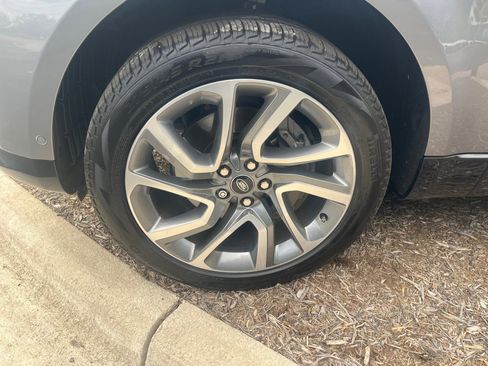 Used 2022 Land Rover Range Rover Sport HSE Silver Edition image 25