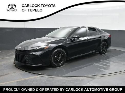 Used 2025 Toyota Camry LE w/ Convenience Package FWD image 1
