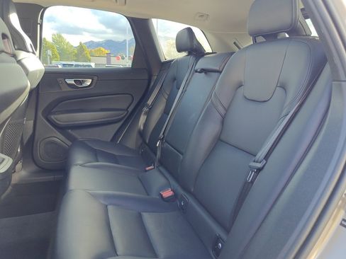 Used 2025 Volvo XC60 B5 Core image 25