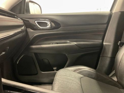Used 2022 Jeep Compass Trailhawk w/ Trailhawk Convenience Group AWD/4WD image 20