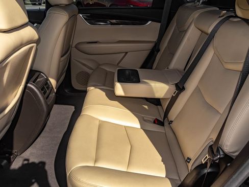 Used 2019 Cadillac XT5 FWD image 28