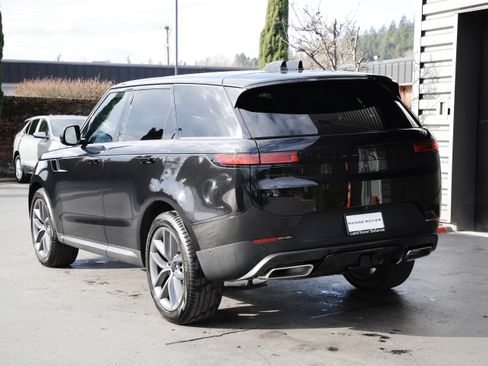 New 2026 Land Rover Range Rover Sport SE image 4
