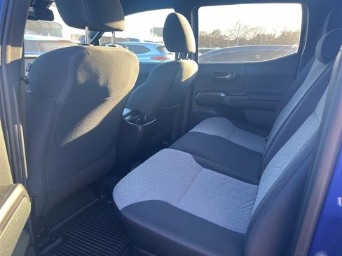 Used 2022 Toyota Tacoma TRD Sport V6 image 11