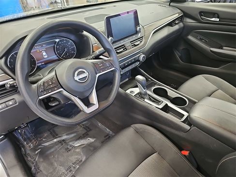 Used 2024 Nissan Altima 2.5 SV image 15