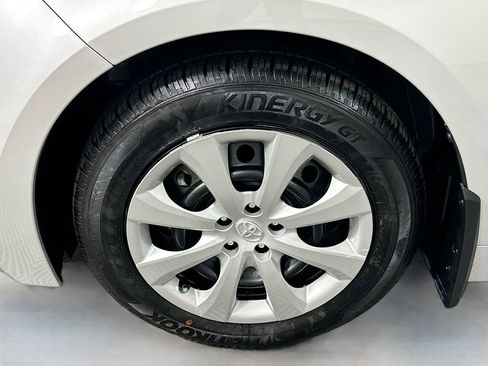Used 2025 Toyota Corolla LE image 30