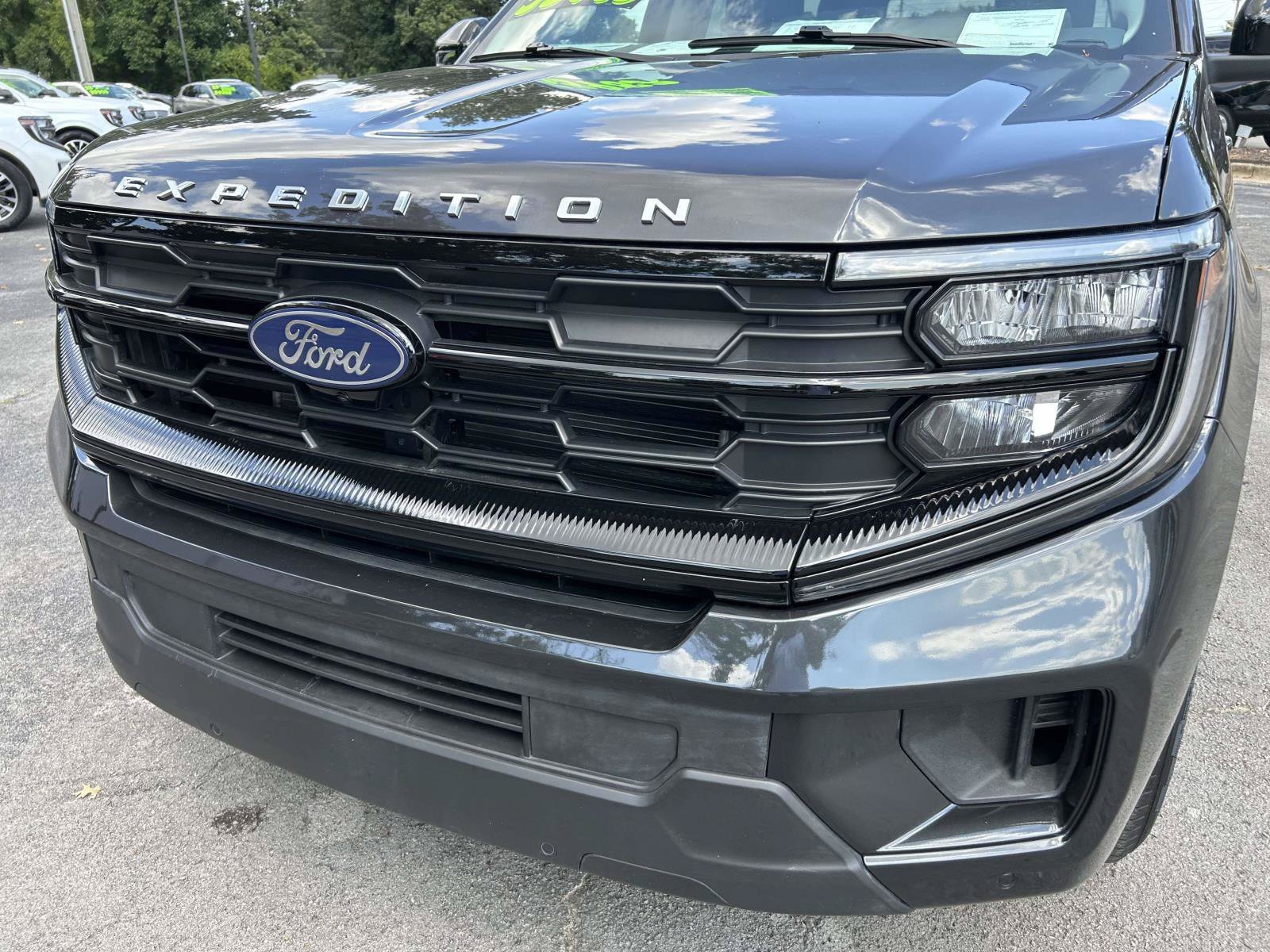 Used 2025 Ford Expedition Active RWD image 10