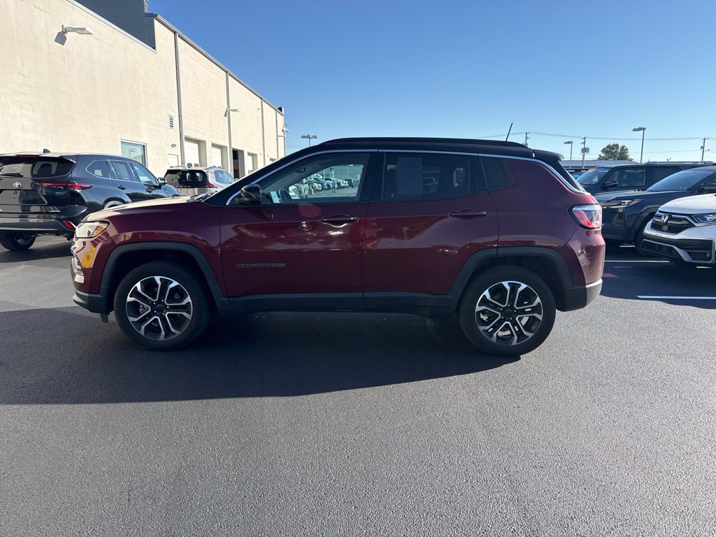 Used 2022 Jeep Compass Limited AWD/4WD image 3