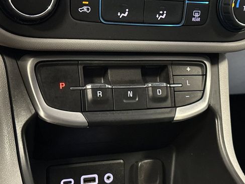 Used 2024 GMC Terrain SLE AWD/4WD image 21