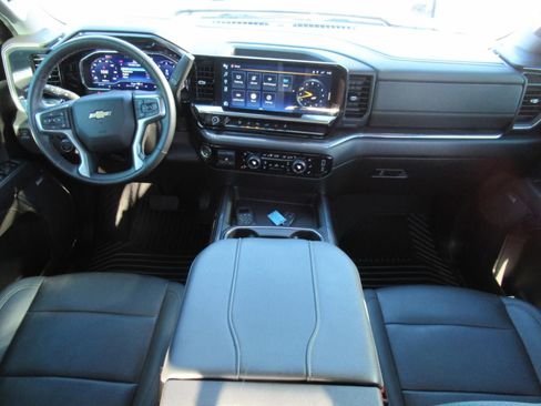 Used 2024 Chevrolet Silverado 3500 LTZ w/ LTZ Convenience Package image 14