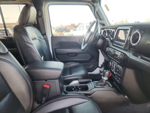 Used 2020 Jeep Wrangler Unlimited Sahara image 19
