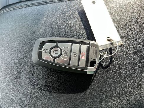 Used 2021 Ford Edge SEL w/ Convenience Package image 29