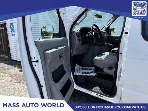 Used 2014 Ford E-250 and Econoline 250 Extended w/ Power Group RWD image 6