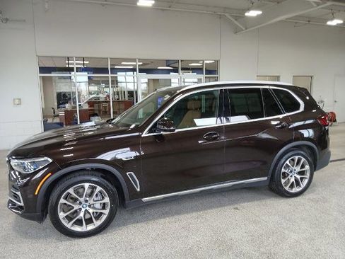 Used 2023 BMW X5 xDrive45e w/ Executive Package image 5
