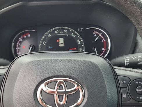 Used 2025 Toyota RAV4 LE AWD/4WD image 33