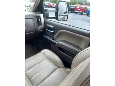 Used 2015 GMC Sierra 2500 Denali w/ Duramax Plus Package AWD/4WD image 11