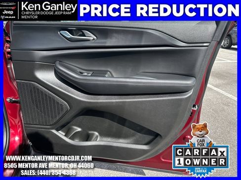 Used 2025 Jeep Grand Cherokee Laredo w/ Luxury Tech Group I AWD/4WD image 27