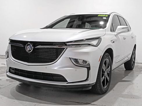Used 2023 Buick Enclave Essence w/ Experience Buick Package FWD image 3