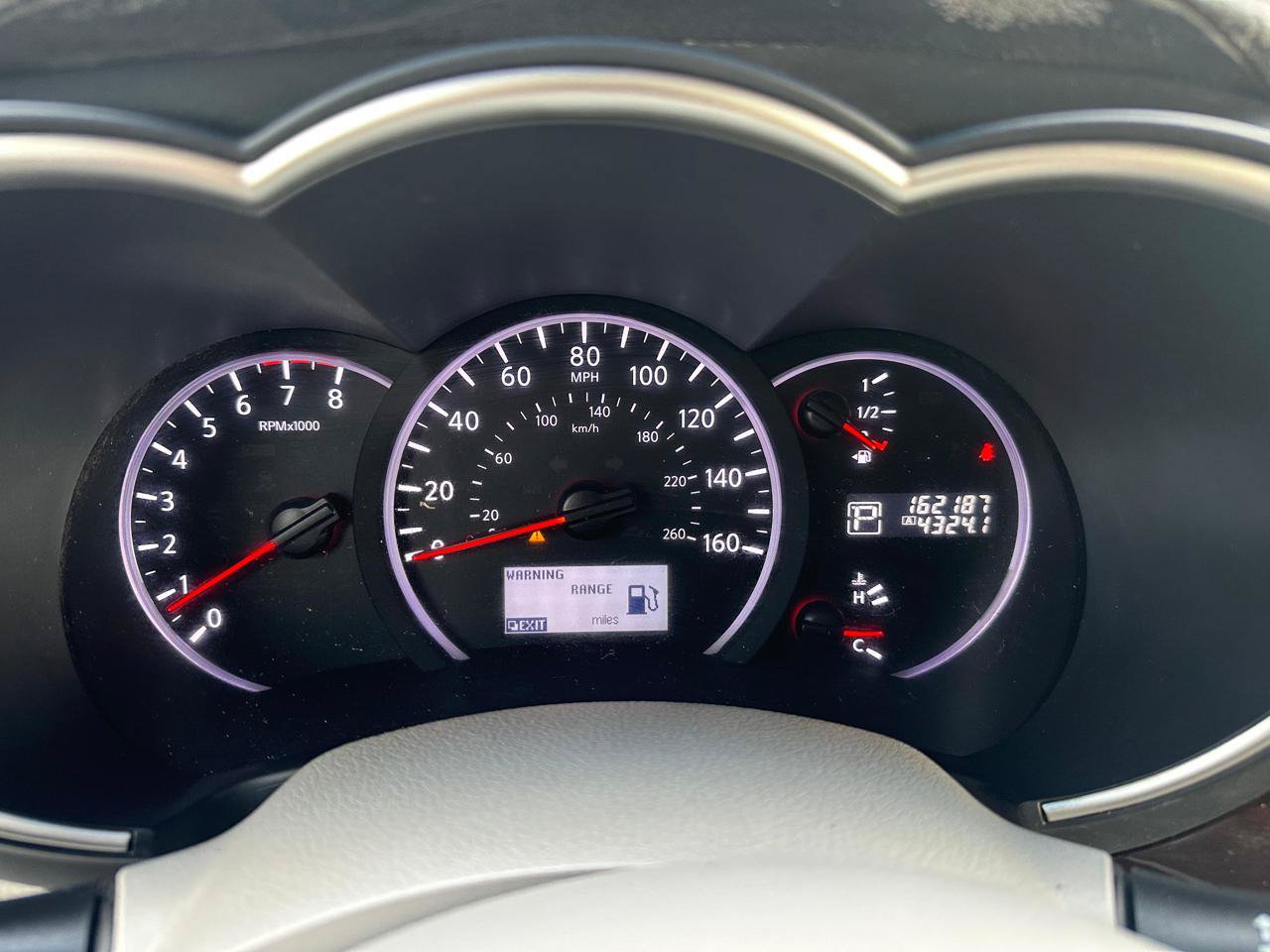 Used 2011 Nissan Quest SV FWD image 17