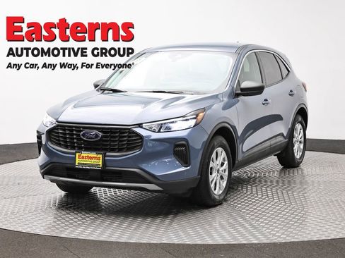 Used 2023 Ford Escape Active w/ Tech Pack #1 AWD/4WD image 1