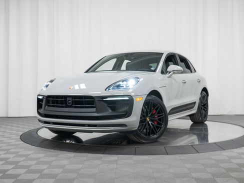 New 2026 Porsche Macan GTS image 32